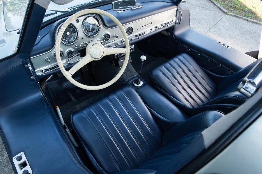 Интерьер Mercedes-Benz 300 SL 1955 года  (фото 215 из 233)